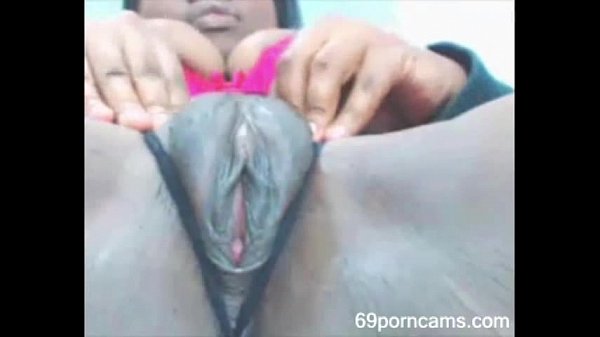 Ebony Girl Rubs Her Fat Pussy And Squirts – More At 69porncams.com