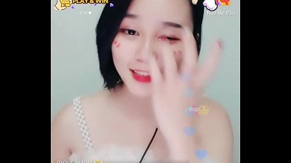 Em gái tóc ngắn xinh xắn trên Uplive