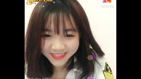 Em nữ sinh dễ thương livestream Uplive