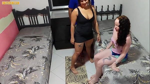 ensinando a menina nova a fuder com o meu marido na minha frente