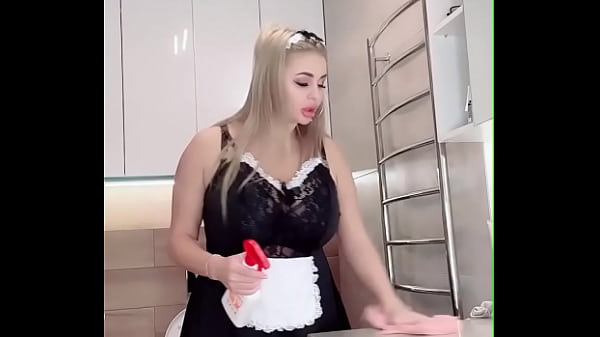 I’m cleaning the bathroom with natural huge tits